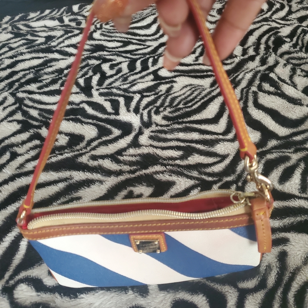Dooney & Bourke